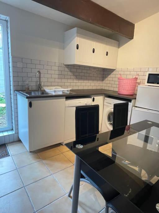 Saint-Michel-de-Montjoie Le Petit Fleur - The Little Flower, Cosy Cottage מראה חיצוני תמונה