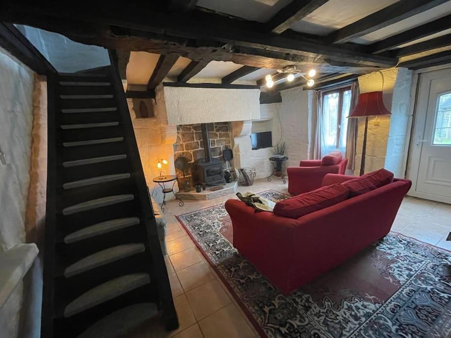 Saint-Michel-de-Montjoie Le Petit Fleur - The Little Flower, Cosy Cottage מראה חיצוני תמונה